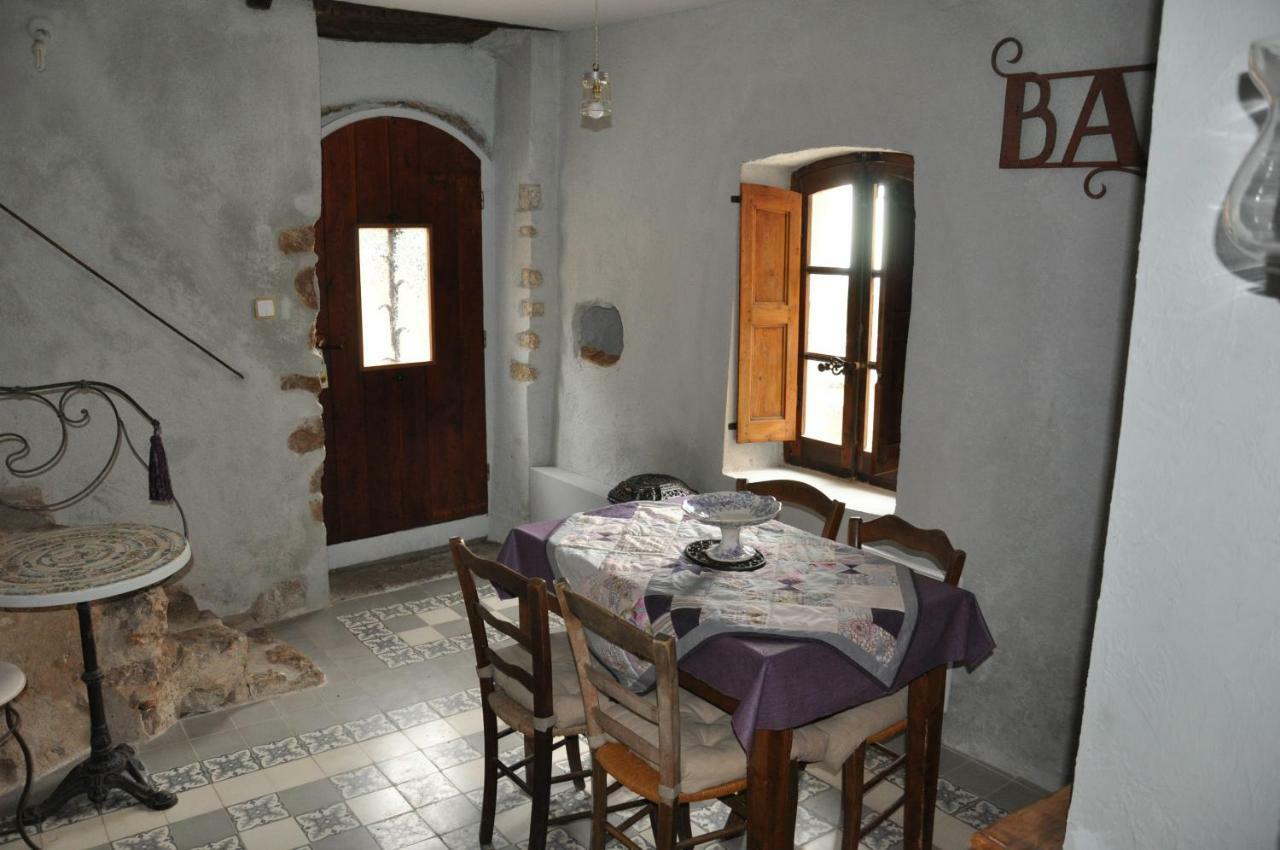 St Jeannet Esprit Brocante * Saint-Jeannet (Alpes-Maritimes)